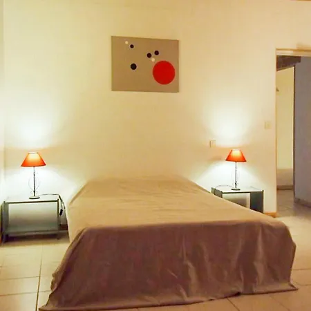 Maison De 6 Chambres A Saint Fort Sur Gironde Avec Jardin Amenage Et Wifi A 20 Km De La Plage Saint-Fort-sur-Gironde
