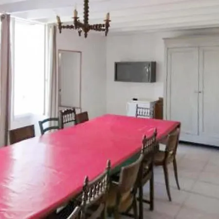 Holiday home Maison De 6 Chambres A Saint Fort Sur Gironde Avec Jardin Amenage Et Wifi A 20 Km De La Plage Saint-Fort-sur-Gironde